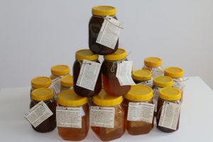 Mešavine meda i lekovitog bilja (anisa, susama, đumbira, cimeta,..)