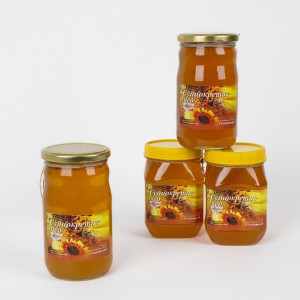 Suncokretov med, koji se skuplja sa polja suncokreta južnog BAnata, u selu Sakule, u svetu veoma cenjen i visoko kotiran med